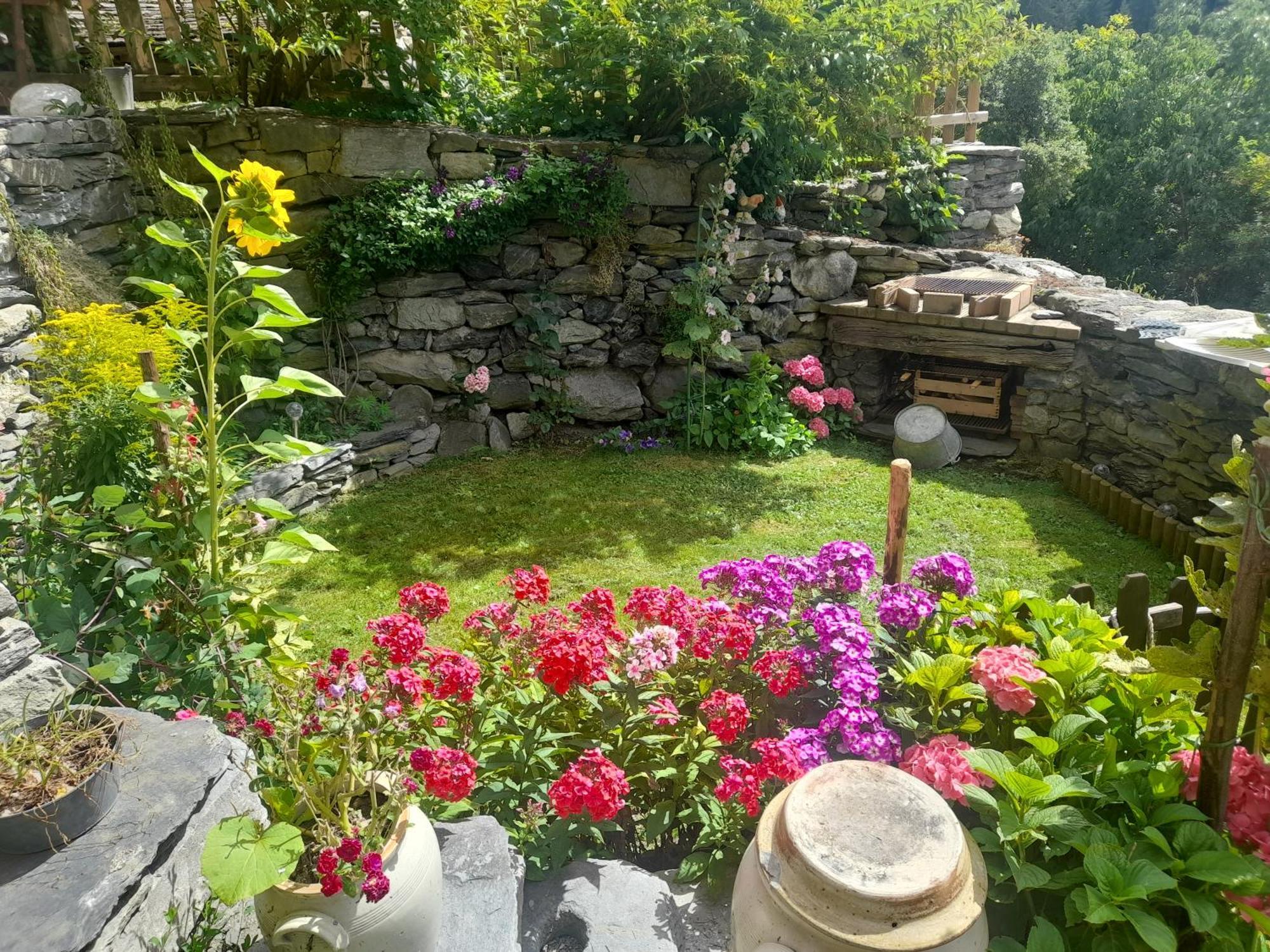 Appartement De Charme 4/6 Pers Dans Joli Village De Montagne Бур-Сен-Морис Экстерьер фото